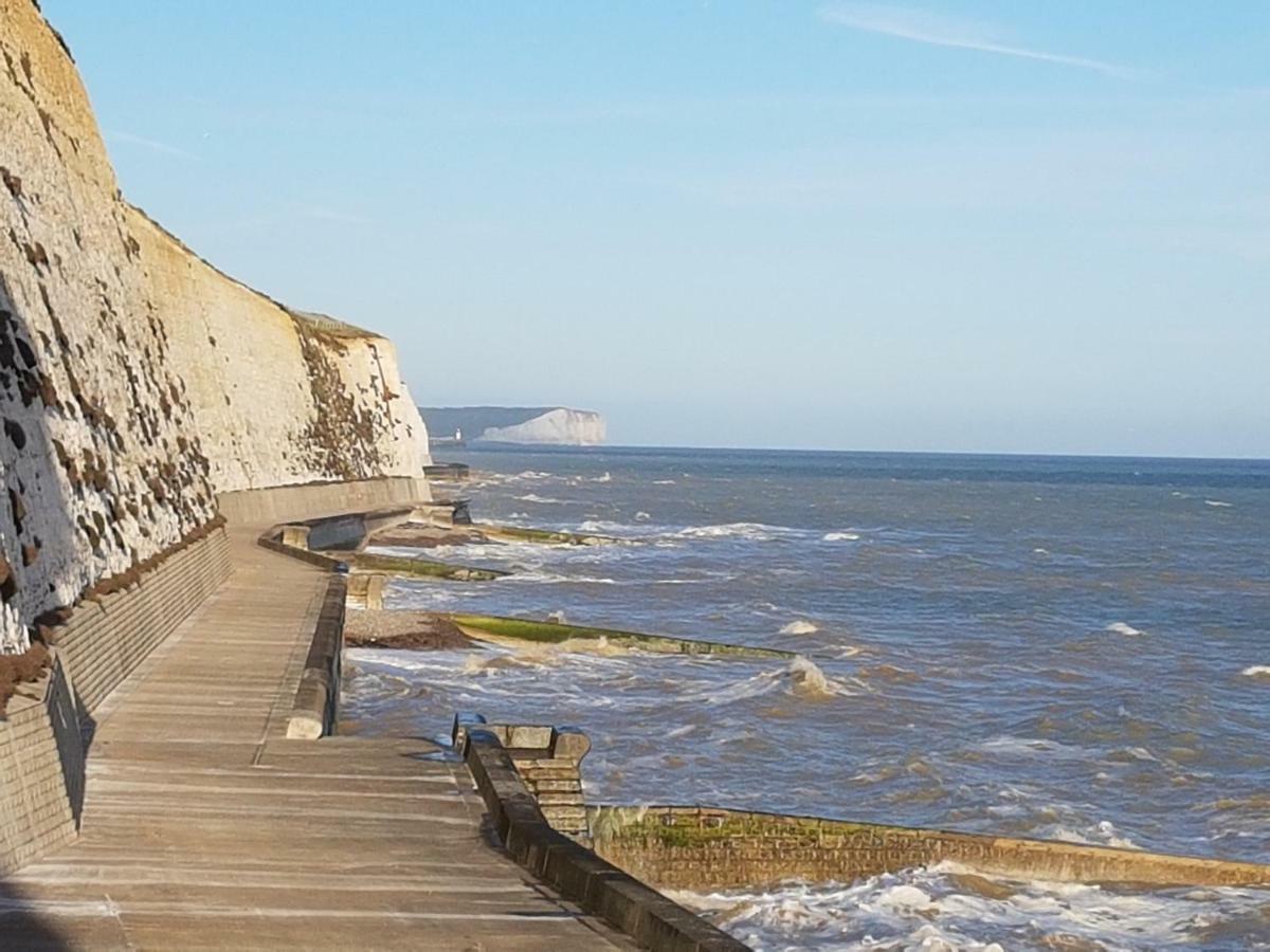 John Wayne'S Lodge By Sea Newhaven Esterno foto